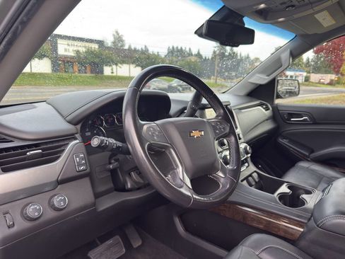 Used 2018 Chevrolet Tahoe LT image 2