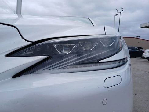 Used 2019 Lexus LS 500 RWD image 4