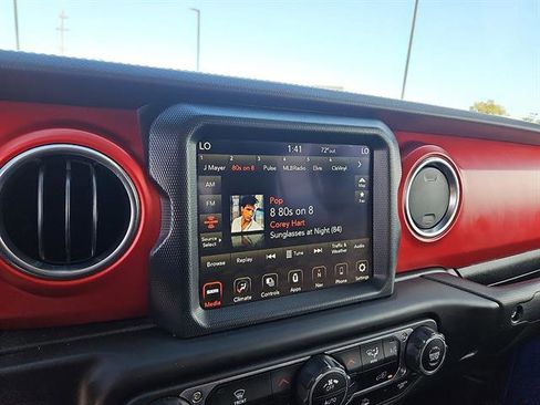 Used 2022 Jeep Gladiator Rubicon w/ LED Lighting Group image 18