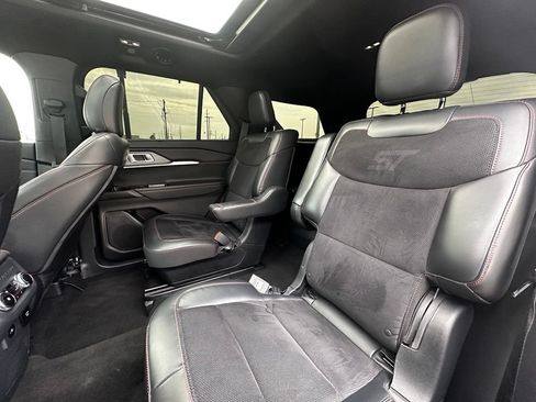 Used 2025 Ford Explorer ST AWD/4WD image 21