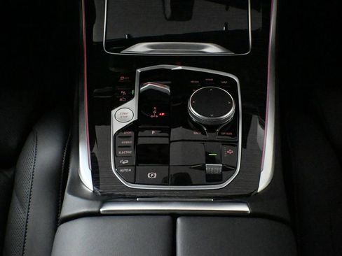 Used 2026 BMW X5 xDrive50e w/ M Sport Package image 26