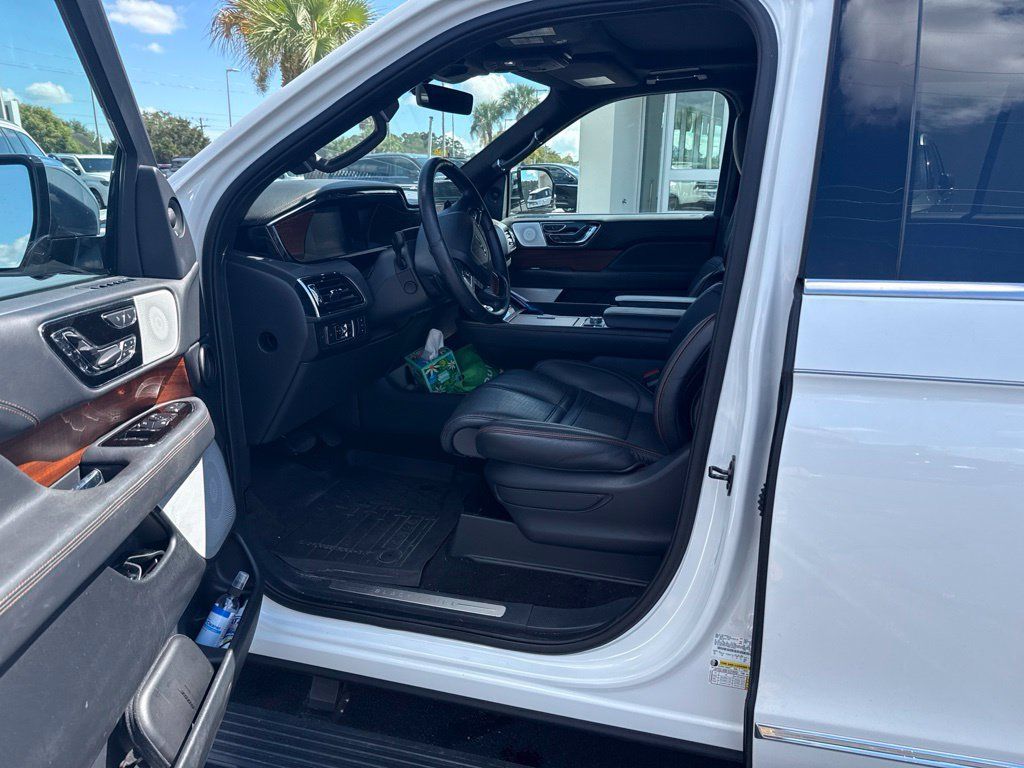 Certified 2022 Lincoln Navigator L Black Label AWD/4WD image 6