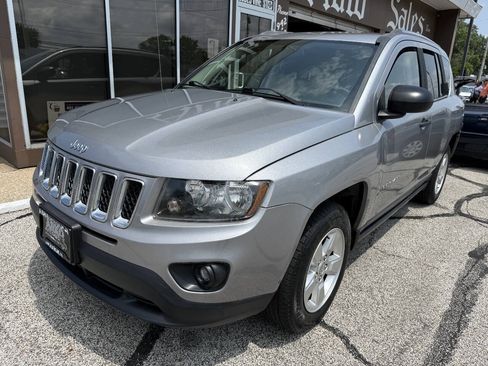 Used 2014 Jeep Compass Sport FWD image 1