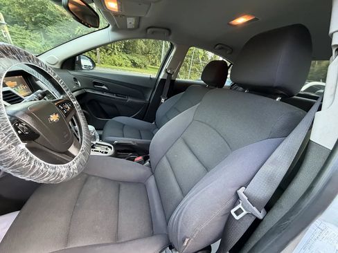 Used 2015 Chevrolet Cruze LT FWD image 23