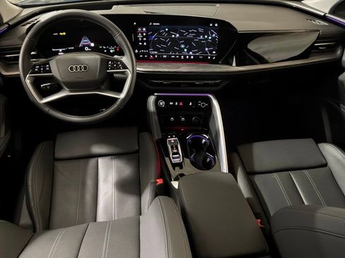 Used 2025 Audi Q5 Premium Plus w/ Premium Plus image 12