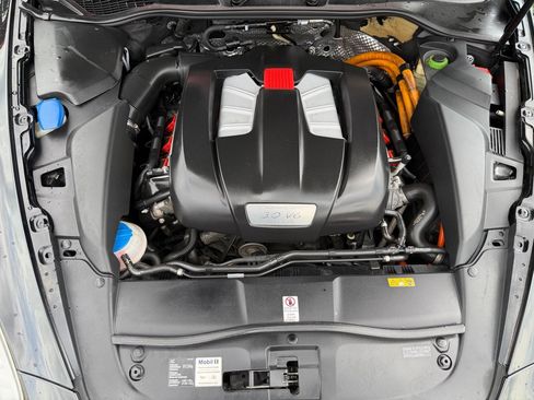 Used 2014 Porsche Cayenne S image 33