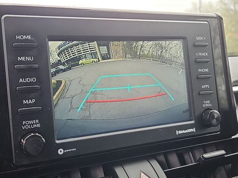 Used 2022 Toyota RAV4 LE AWD/4WD image 8