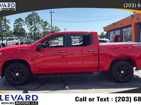 Used 2020 Chevrolet Silverado 1500 Custom w/ Custom Value Package AWD/4WD image 4