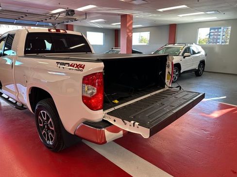 Certified 2021 Toyota Tundra SR5 w/ TRD Off-Road Package AWD/4WD image 25
