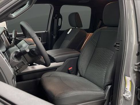 New 2026 RAM 2500 Big Horn AWD/4WD image 9