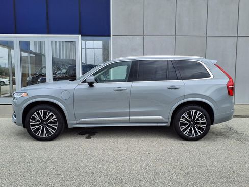 Used 2025 Volvo XC90 T8 Plus w/ Protection Package Premier AWD/4WD image 3