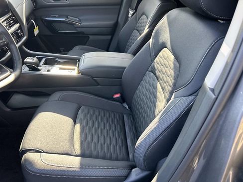 New 2026 Nissan Pathfinder SV w/ SV Premium Package FWD image 14