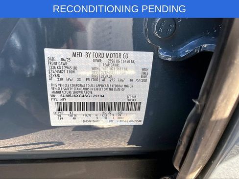 Used 2025 Lincoln Aviator AWD w/ Equipment Group 101A image 4