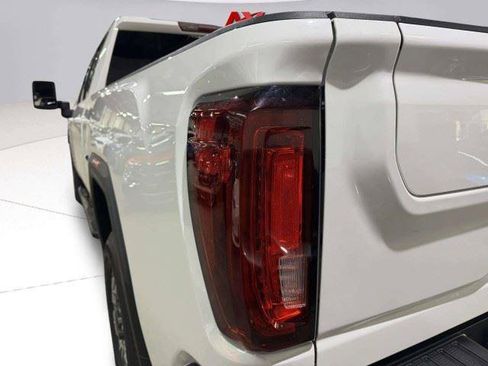 Used 2022 GMC Sierra 2500 AT4 AWD/4WD image 16