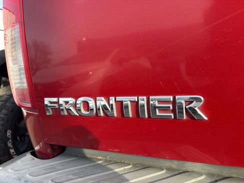 Used 2009 Nissan Frontier SE image 9