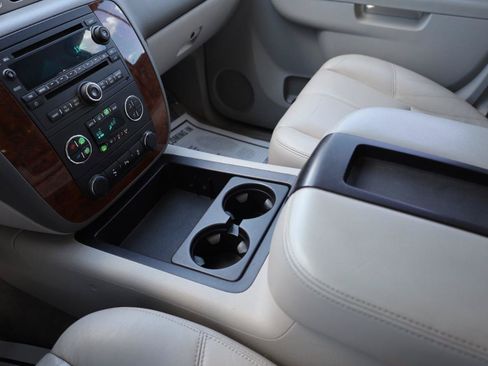 Used 2013 Chevrolet Tahoe LT RWD image 11