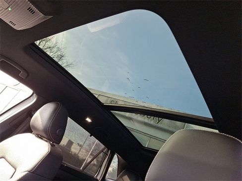 New 2026 Volkswagen Atlas Cross Sport SE image 7