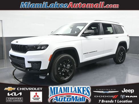 Used 2025 Jeep Grand Cherokee L Laredo image 1