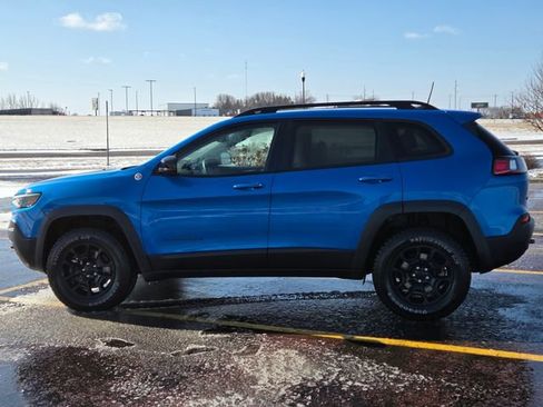 Used 2022 Jeep Cherokee Trailhawk image 7