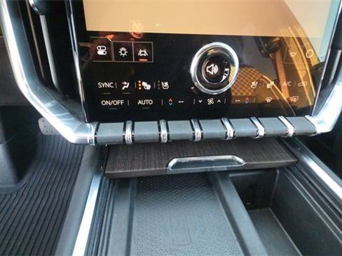 Used 2025 GMC Acadia Denali image 21