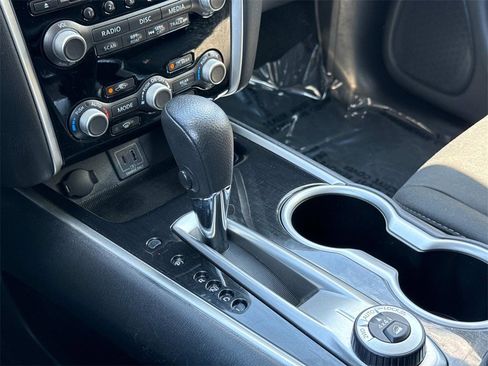 Used 2020 Nissan Pathfinder S image 6
