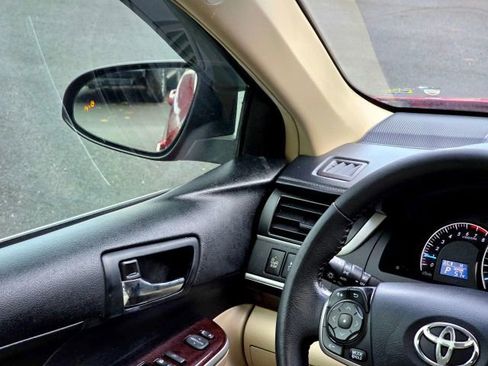 Used 2013 Toyota Camry XLE image 15