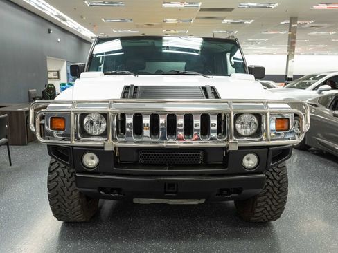 Used 2005 HUMMER H2 image 2