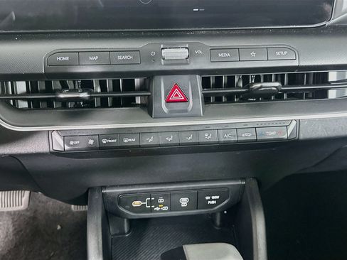 Used 2025 Kia K4 FWD image 23