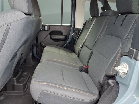 Used 2024 Jeep Wrangler Unlimited AWD/4WD image 17