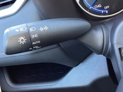 Used 2025 Toyota RAV4 XLE image 21