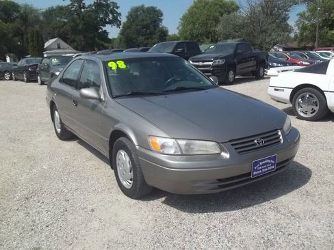 Used 1998 Toyota Camry LE image 3