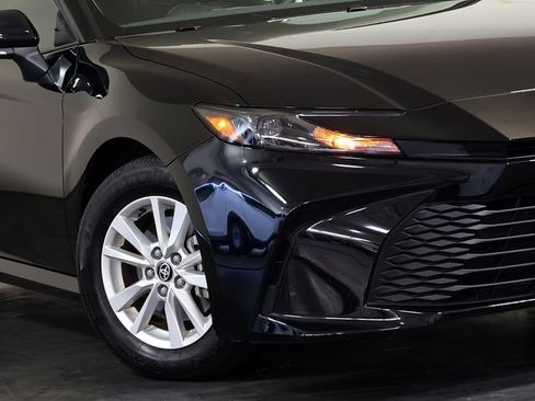 Used 2026 Toyota Camry LE FWD image 7