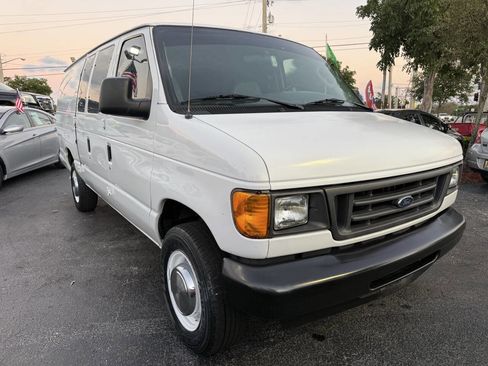 Used 2005 Ford E-250 and Econoline 250 Extended image 7