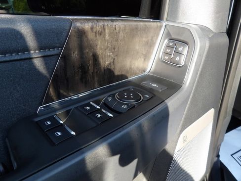 Used 2024 Ford F350 Lariat w/ Lariat Ultimate Package AWD/4WD image 15