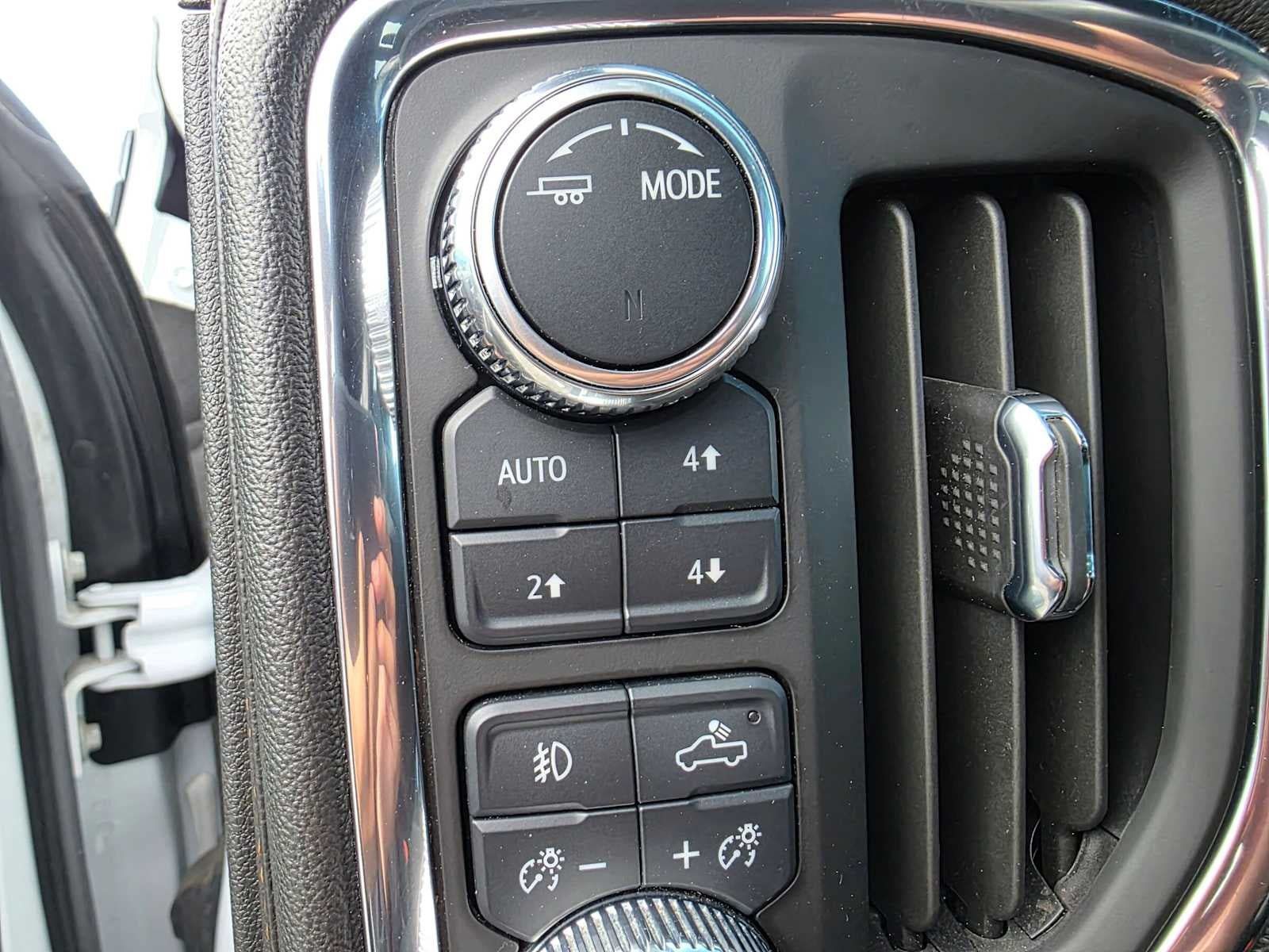 Used 2023 GMC Sierra 2500 AT4 w/ Snow Plow Prep/Camper Package AWD/4WD image 23