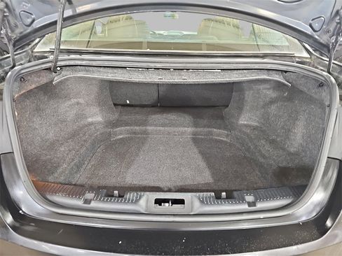 Used 2016 Ford Taurus Limited image 15