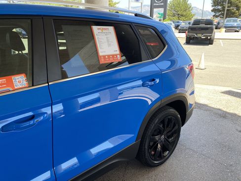 Certified 2023 Volkswagen Taos SE w/ Panoramic Sunroof Package FWD image 57