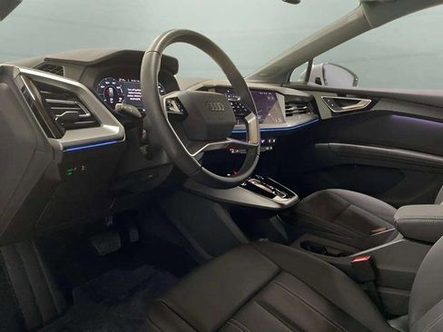 Used 2024 Audi Q4 e-tron Prestige image 17