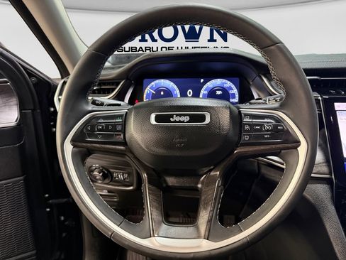 Used 2023 Jeep Grand Cherokee Limited w/ Luxury Tech Group II AWD/4WD image 12