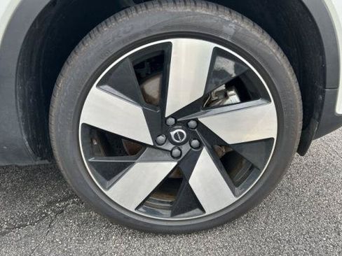 Used 2023 Volvo XC40 Recharge Ultimate w/ Protection Package Premier AWD/4WD image 7