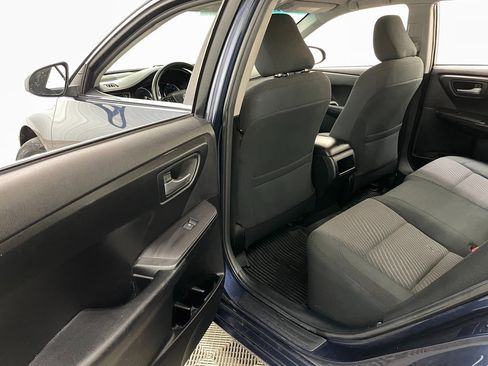 Used 2016 Toyota Camry LE image 38