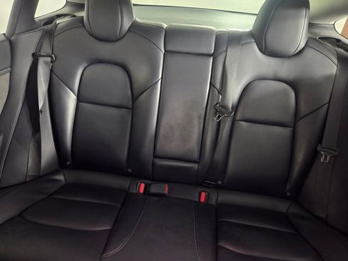 Used 2022 Tesla Model 3 Standard Range image 21