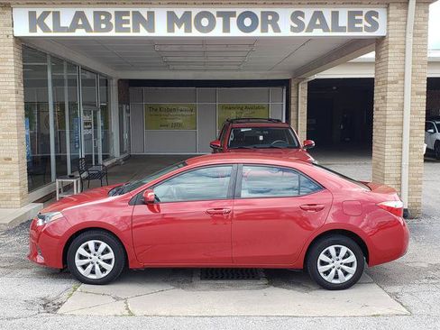 Used 2016 Toyota Corolla LE FWD image 2