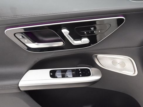 Used 2024 Mercedes-Benz GLC 300 image 22