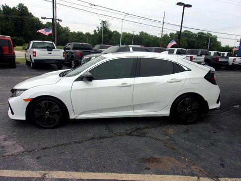 Used 2018 Honda Civic EX image 2