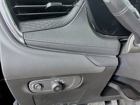 Used 2025 Buick Encore GX Preferred FWD image 9