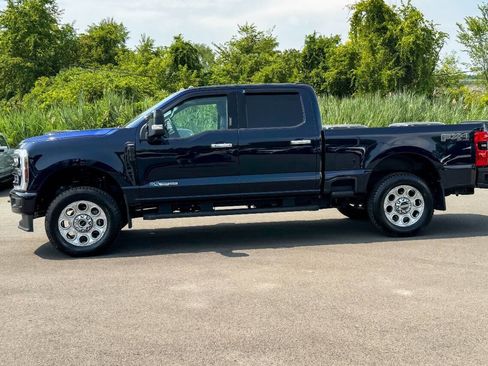 Used 2024 Ford F250 Lariat w/ Black Appearance Package image 6
