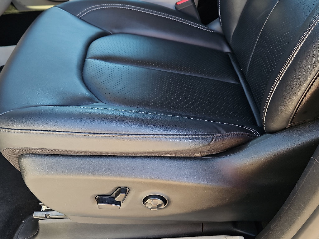 Used 2024 Chrysler Pacifica Touring-L FWD image 22