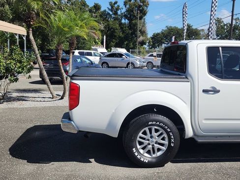 Used 2019 Nissan Frontier SV image 7