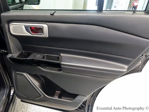 Used 2022 Ford Explorer Platinum w/ Equipment Group 601A image 23